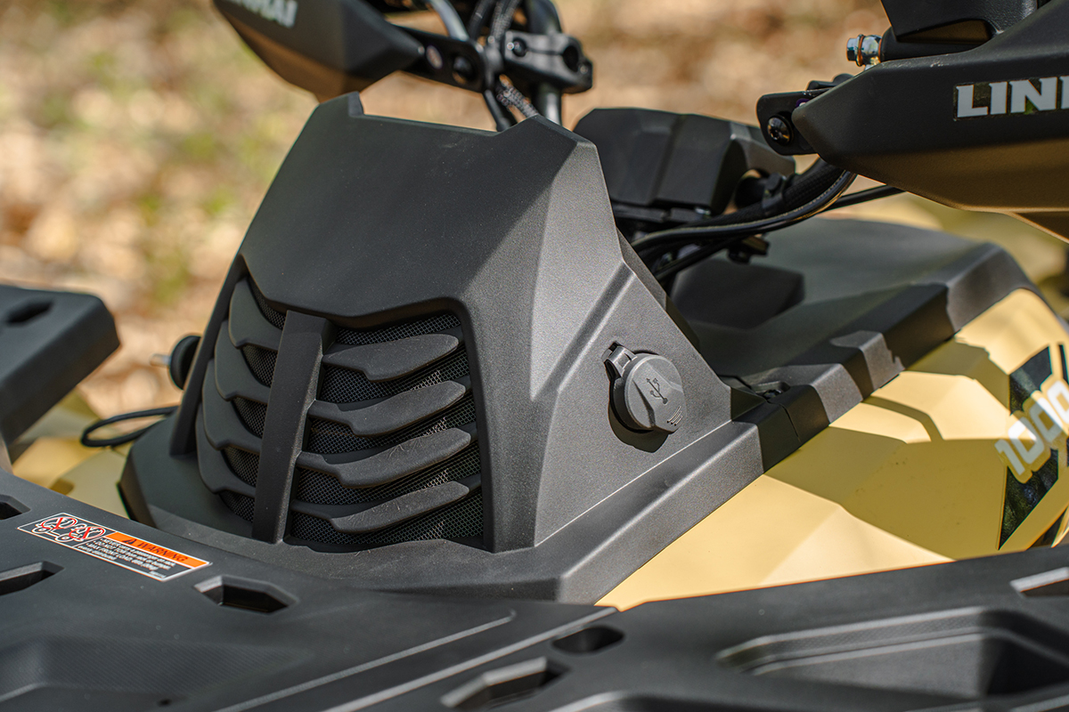 gal-landforce-1000l-eps-lifestyle-09-1200x800
