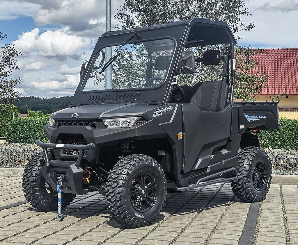 lh-100du-half-cab-gallery-03